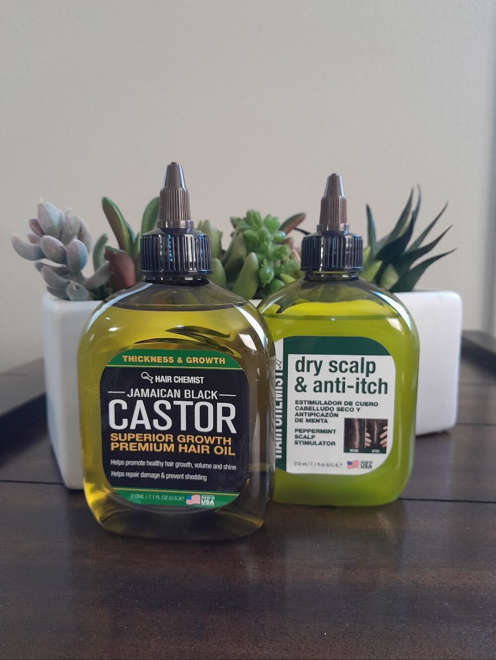 Jamaican Black Castor Oil & Dry Scalp Anti-inch  NWT Size:1.7oz Hair Chemist
